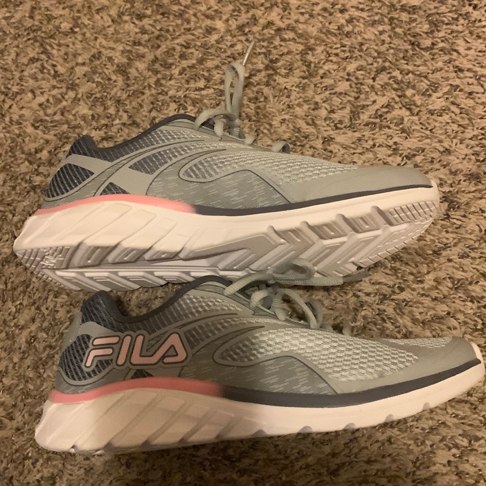 FILA Womens Sneakers Athletic Shoes Size 9 Pink Gray